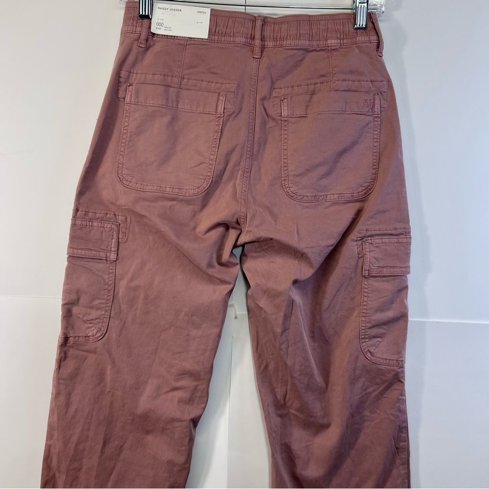 Nwt American Eagle Baggy Jogger Stretch Cargo Size 000 REGULAR
HIGH RISE - Picture 13 of 15